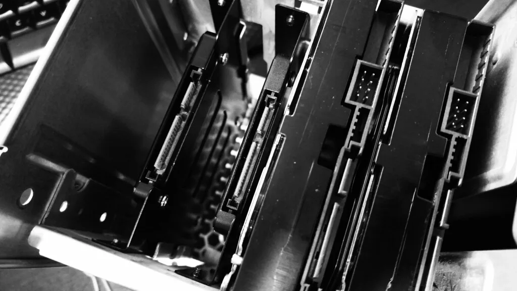 Dell PowerEdge 840 Server Hard Drive Cage