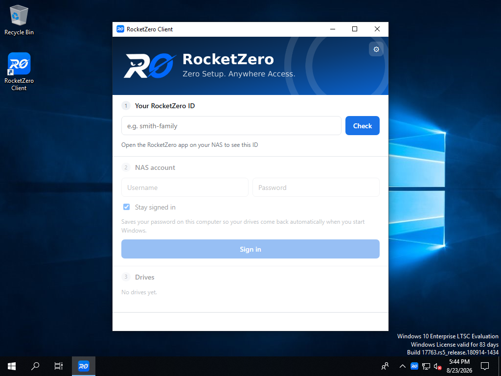Màn hình chính RocketZero Client — nhập ID và tài khoản NAS
